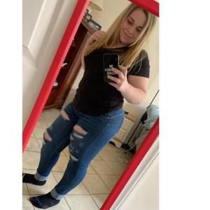 Meet your Posher, Danielle